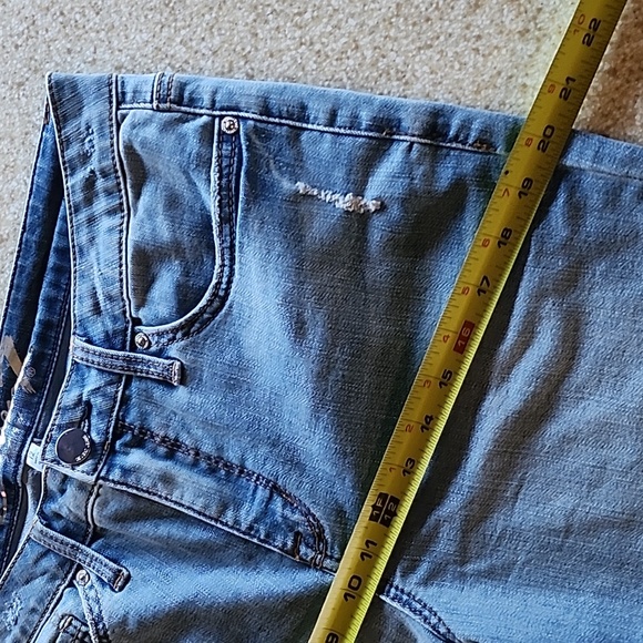 Seven7 Sunset Bermuda Fray Hem Jean Shorts Size 12 - Picture 8 of 13